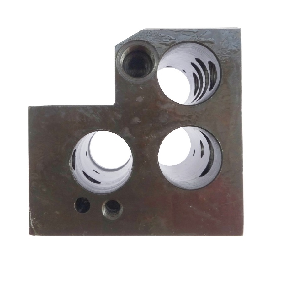 Korpus rozdzielacza hydrauliki do ciągnika Ursus C-385 39884