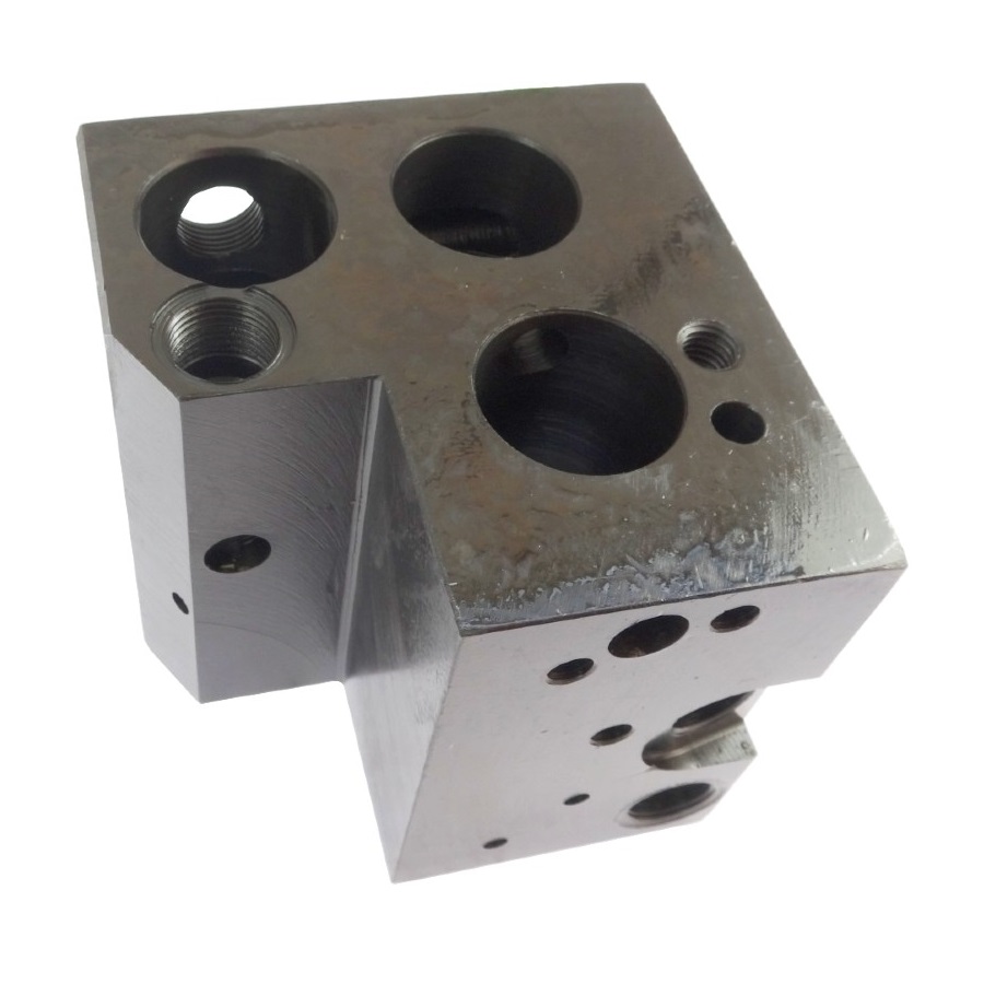 Korpus rozdzielacza hydrauliki do ciągnika Ursus C-385 39884