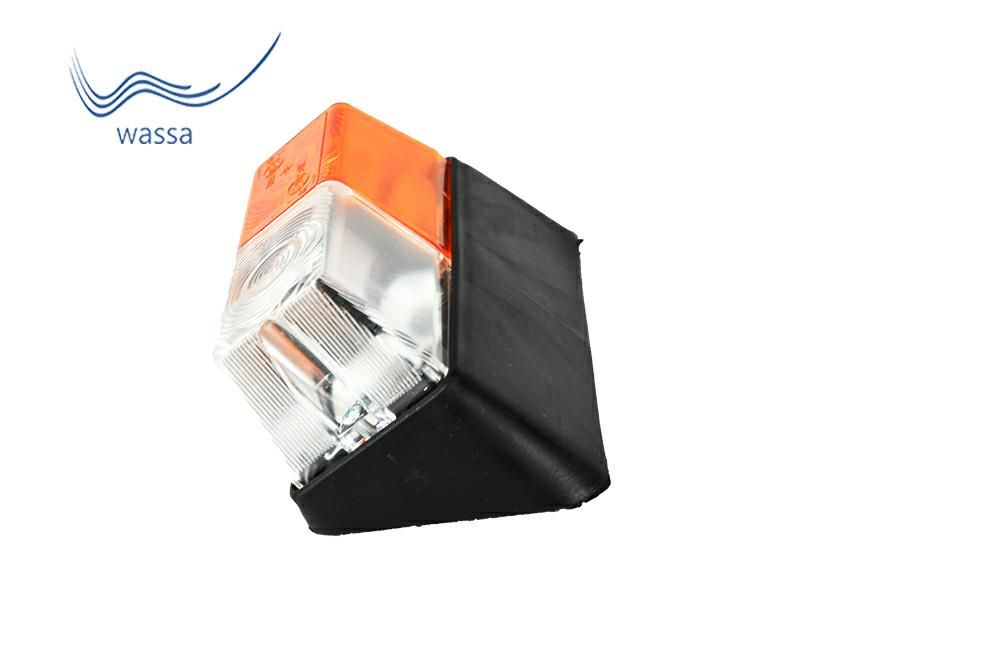 LAMPA BOCZNA PRAWA FP204 PLASTIKOWA 20023