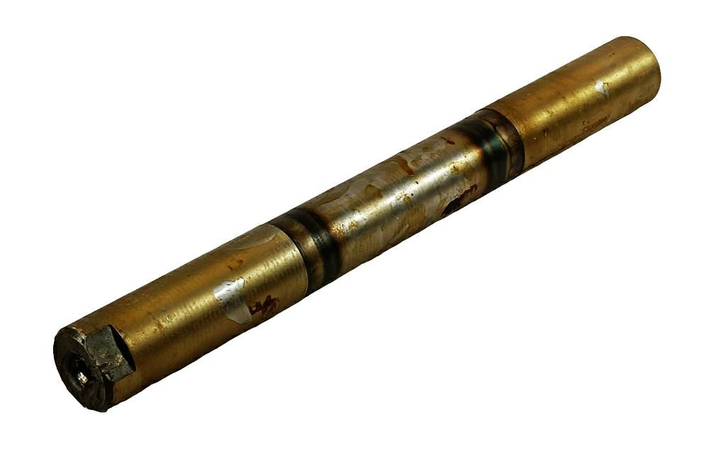 OŚ WAHACZA T25 TYCZYN 2531122