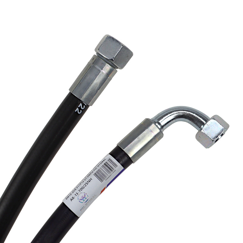 Przewód wąż hydrauliczny 275 bar gwint M22x1,5 prosta/90 stopni L-700mm DN12-2SN PZL HYDRAL 46317