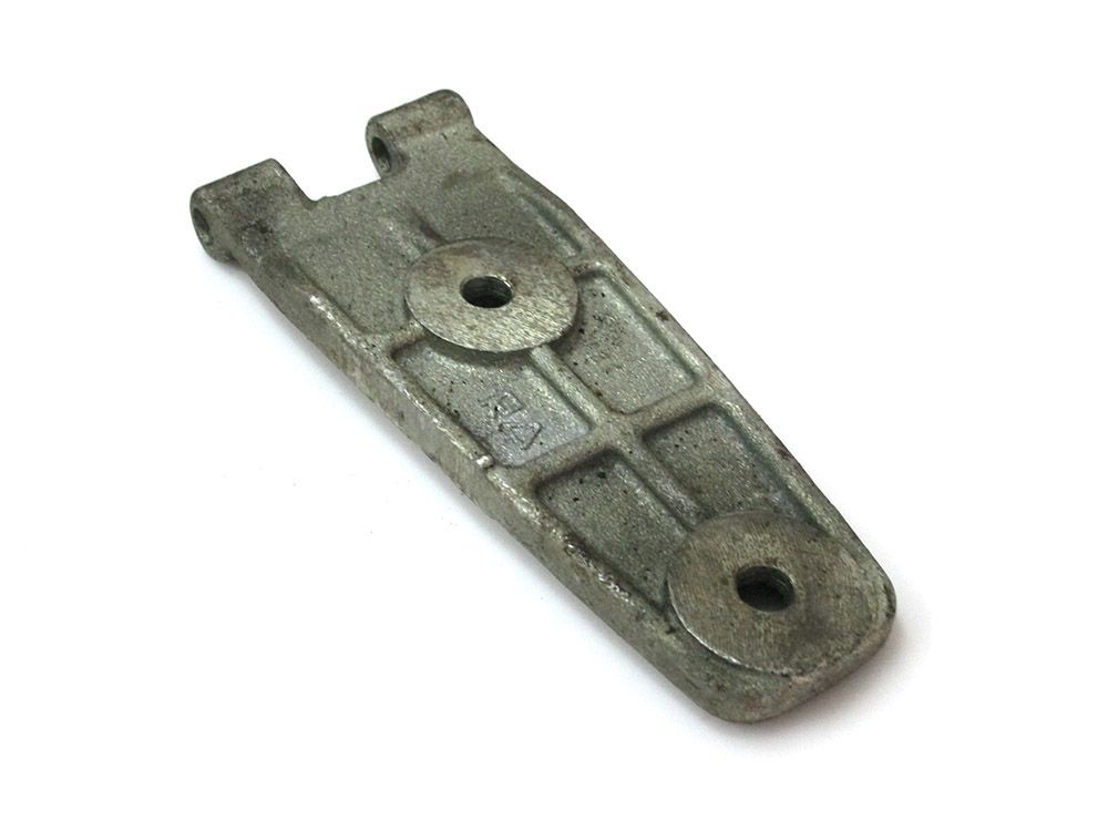 Zawias drzwi ruchomy prawy górny do MTZ 25226708056-01-BY