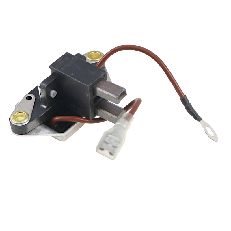 Regulator ze szczotkotrzymaczem alternatora  do ciągnika Ursus C-385 lub MF