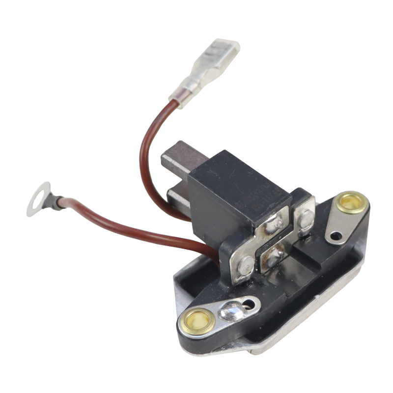 Regulator ze szczotkotrzymaczem alternatora  do ciągnika Ursus C-385 lub MF