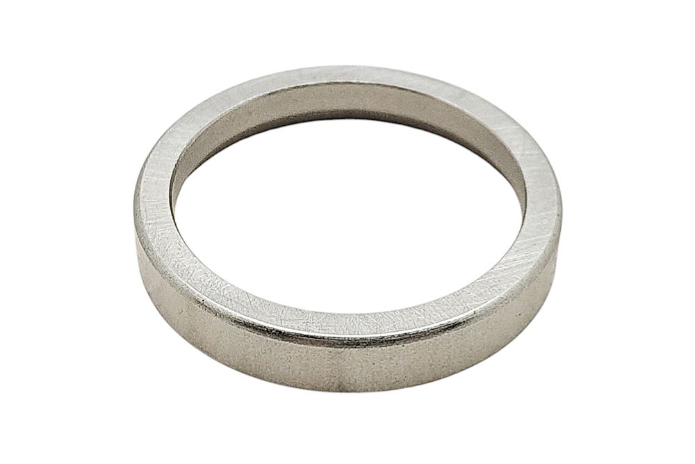 Gniazdo zaworu ssące do MTZ 80 2451003018-AX