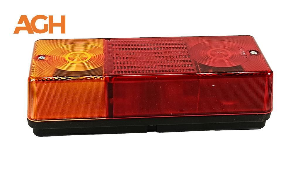 Lampa tylna boczna do MTZ 19019 F401 z żarówkami 73033716-AX