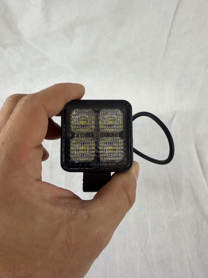 Lampa robocza LED Kramp kwadratowa 12W 1200 lm 12/24V 53,7×75,5×32,3 mm światło rozproszone Deutsch 8 LED