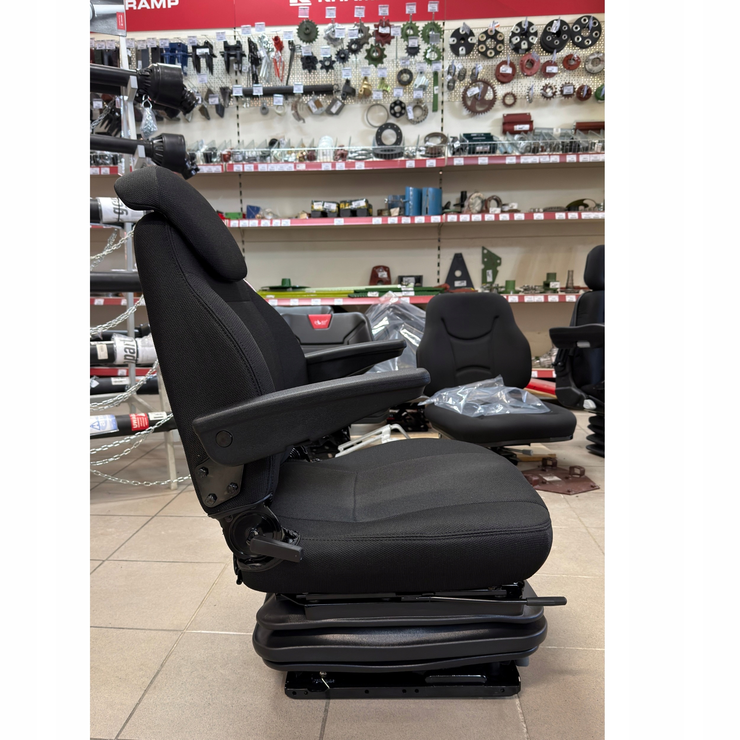 Siedzenie mechaniczne gopart TS48000GP do ciągnika i maszyny