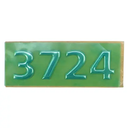 Znak 3724 srebrny litery wypukłe 37197