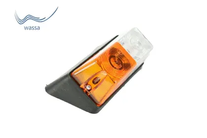 LAMPA BOCZNA PRAWA FP204 PLASTIKOWA 20023