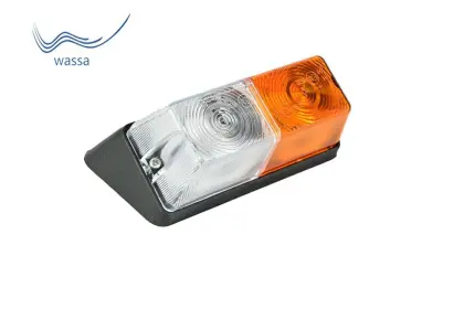 LAMPA BOCZNA LEWA FP204 PLASTIKOWA   20024