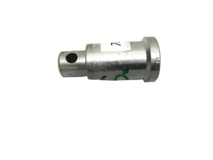 Sworzeń wspornika cylindra pomocniczego MF-4 32791