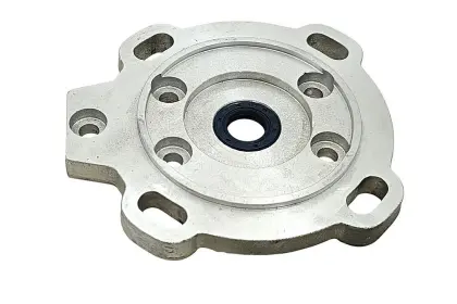 Kołnierz element mocujący pompę wtryskową do Ursus C-330 P219871