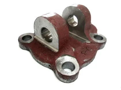 Pokrywka wieszaka prawego do MTZ-1025/1221 1424605418-B-BY
