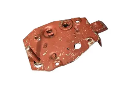 ZAMEK DRZWI STARY TYP MTZ  PRAWY      11131